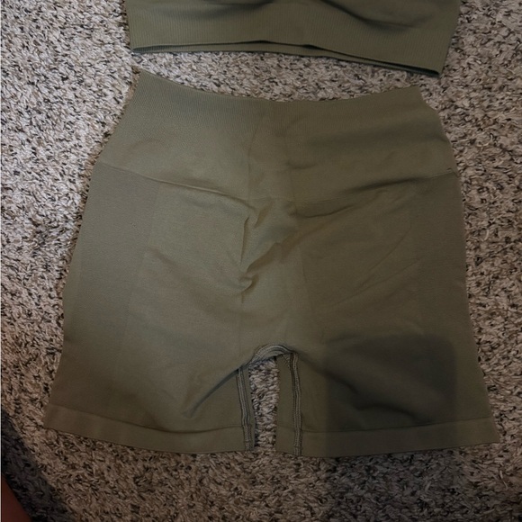 Alphalete Olive Sports Bra and Shorts Set - Picture 4 of 6